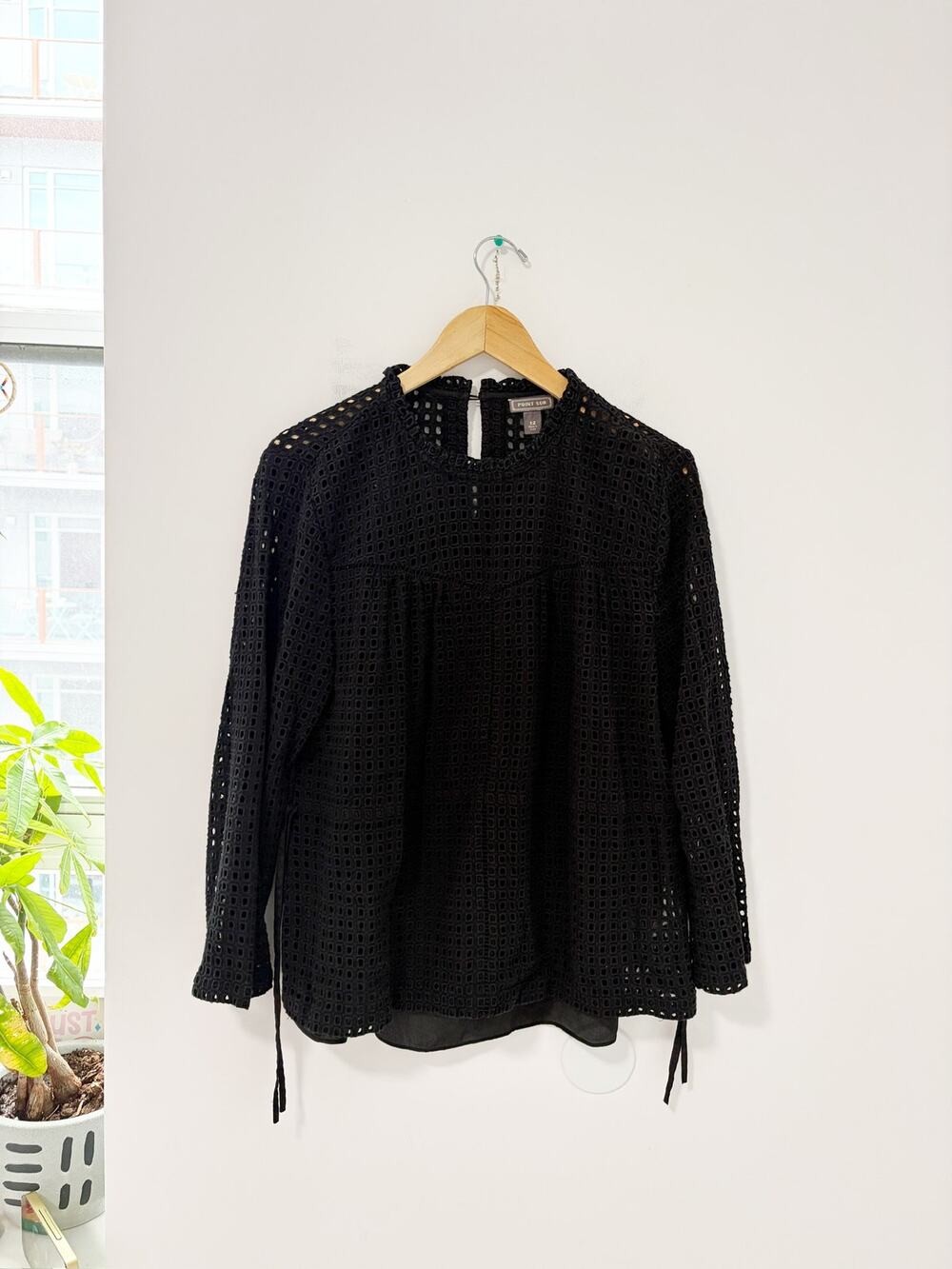 J. Crew Point Sur Black Eyelet Overlay Cutout Long Sleeve Blouse Size 12